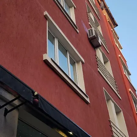 100 τ.μ. με 2 υπνοδωμάτιο και 2 ιδιωτικό μπάνιο σε Center * Σόφια